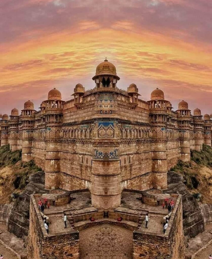 Tourist Guide to Sound & Light Show at Gwalior